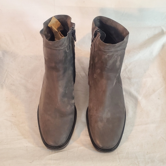 PAUL GREEN Women's Size 7.5 Tamara Nubuck Zip Bootie Iron Soft Leather New - Picture 3 of 7